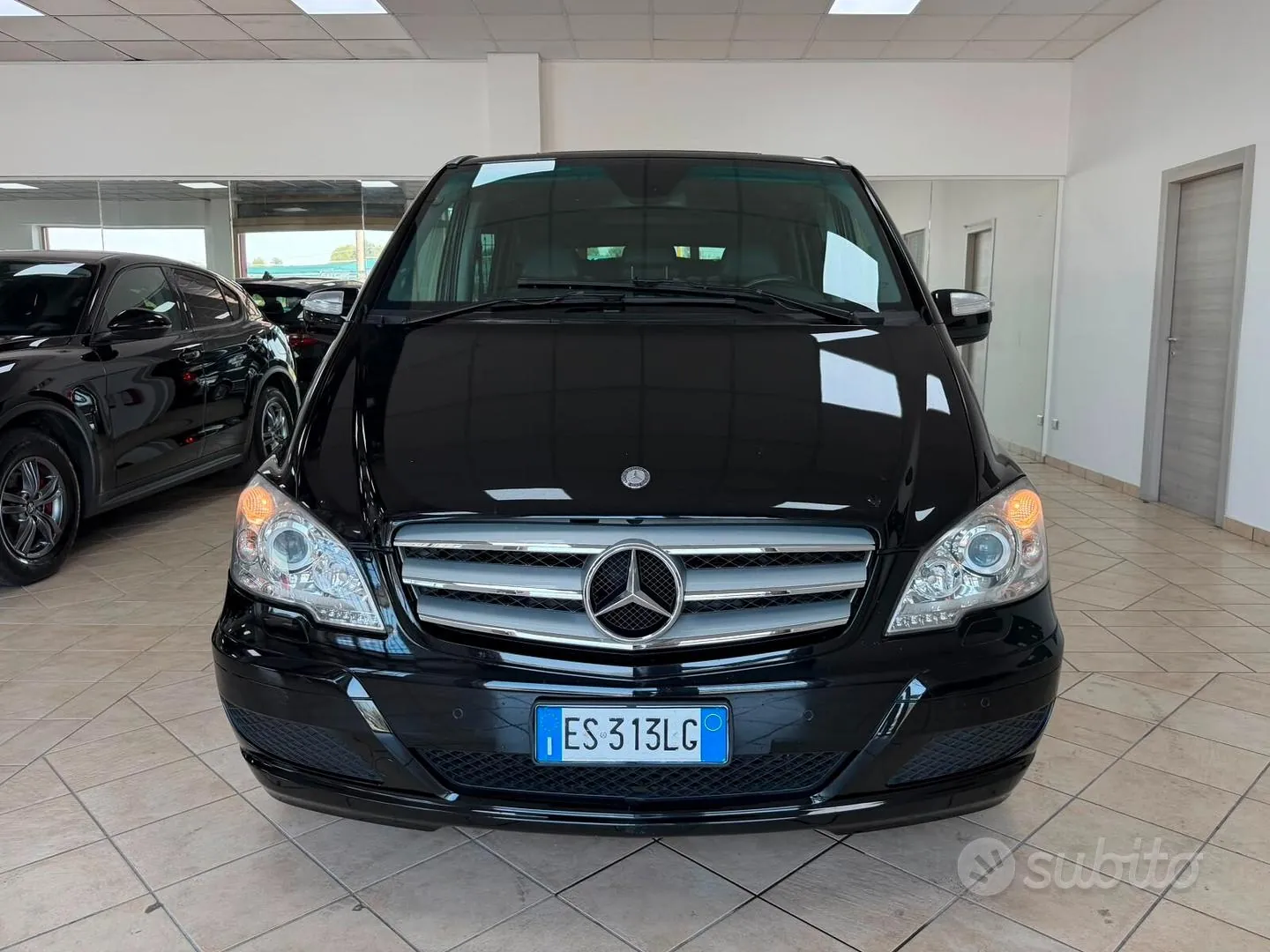 Mercedes-Benz Viano 2013 photo 2