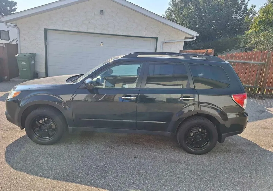 Subaru Forester 2011 photo 4