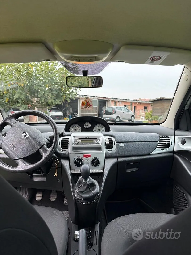 Lancia Ypsilon 2010 photo 5