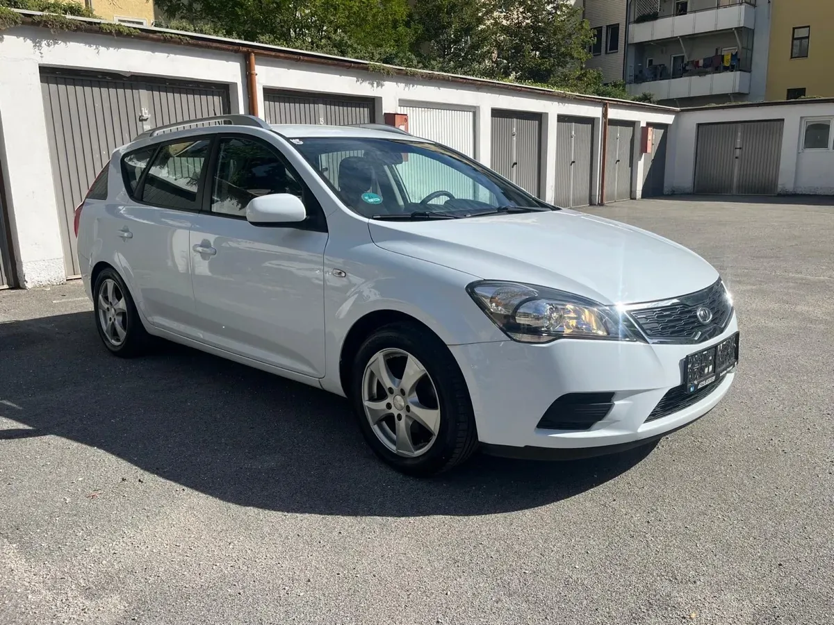 Kia Ceed 2012 photo 2