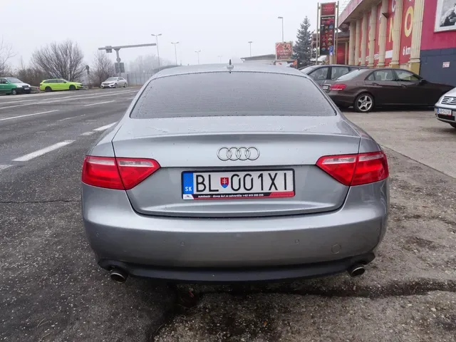Audi A5 2009 photo 4