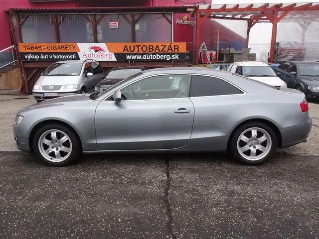 Audi A5 2009 photo 2