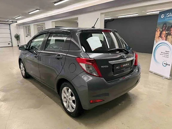 Toyota Yaris 2012 photo 3