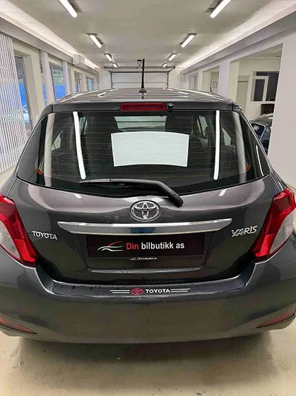 Toyota Yaris 2012 photo 4