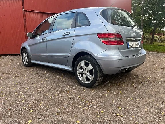 Mercedes-Benz B170 2009 photo 2