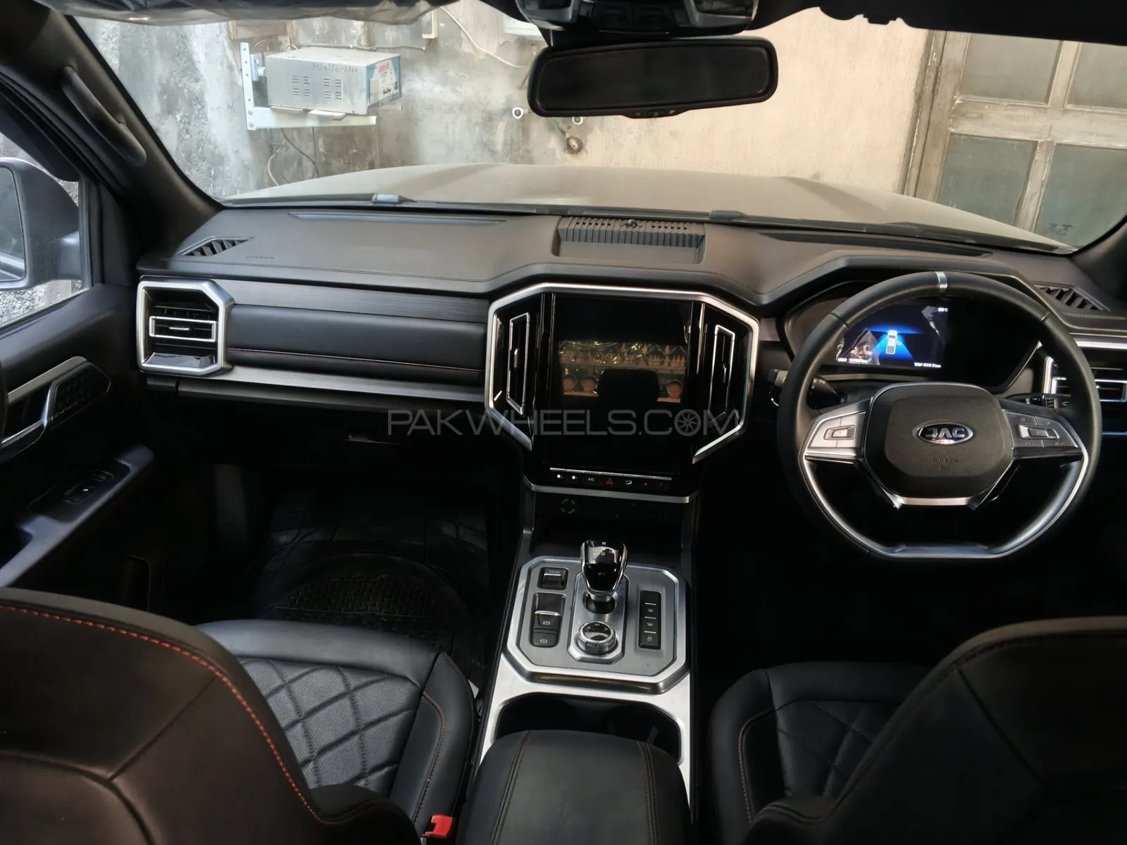 JAC T9