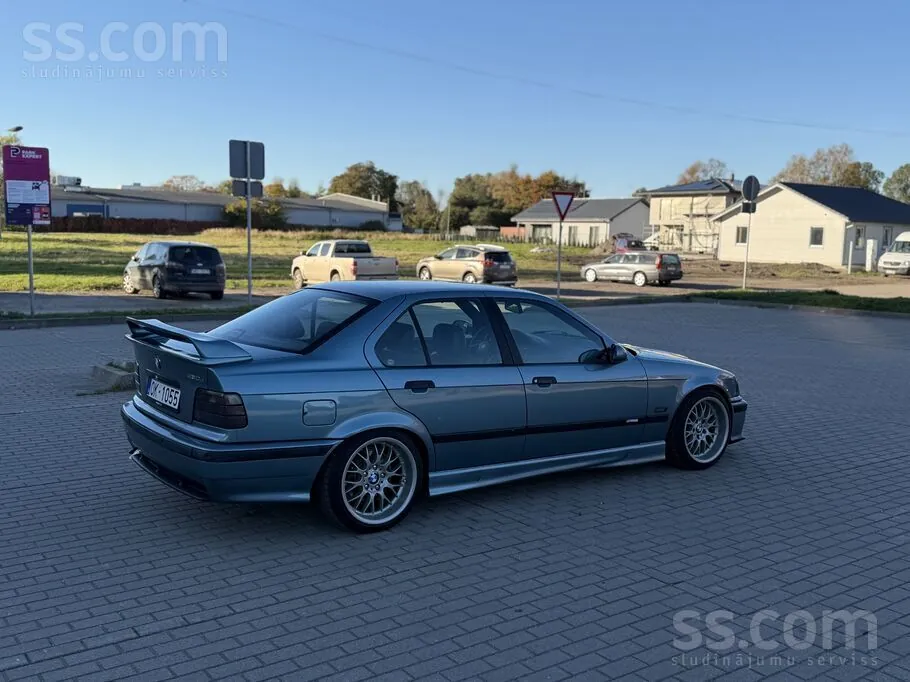 BMW 325 1996 photo 4