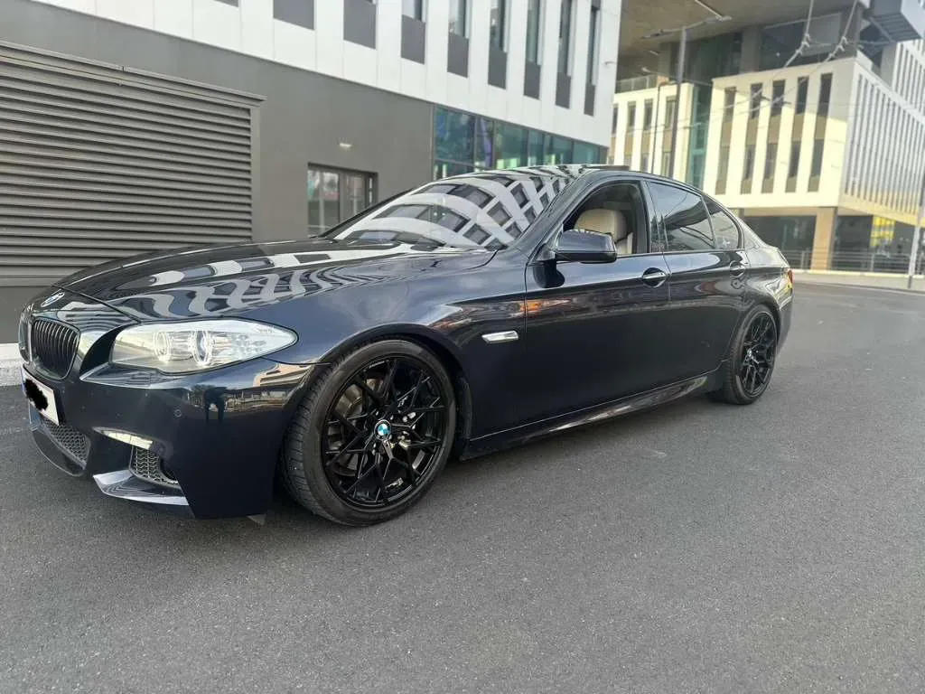 BMW 5 Series 2012 photo 3