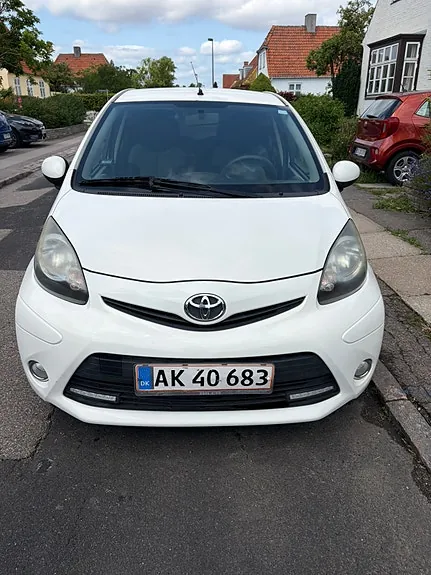 Toyota Aygo 2012 photo 2