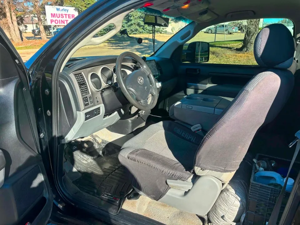 Toyota Tundra 2010 photo 5