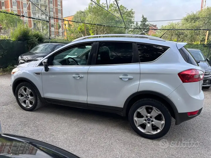 Ford Kuga 2011 photo 4