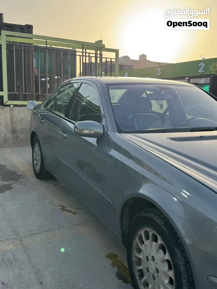 Mercedes-Benz E-Class 2004 photo 3