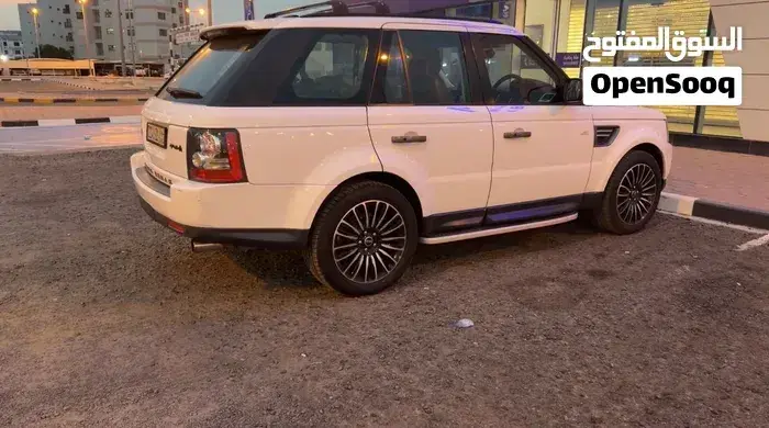 Land Rover Range Rover Sport 2011 photo 2