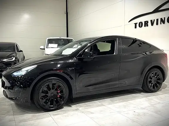 Tesla Model Y 2023 photo 3