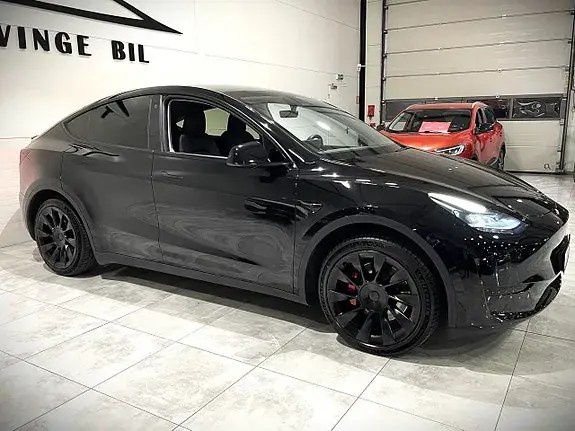 Tesla Model Y 2023 photo 2