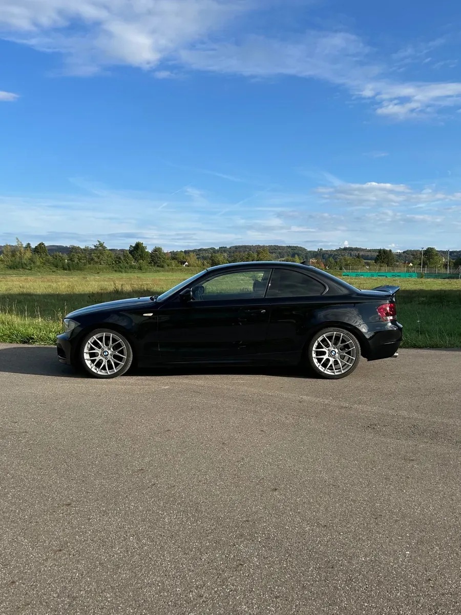 BMW 1 Series 2012 photo 2