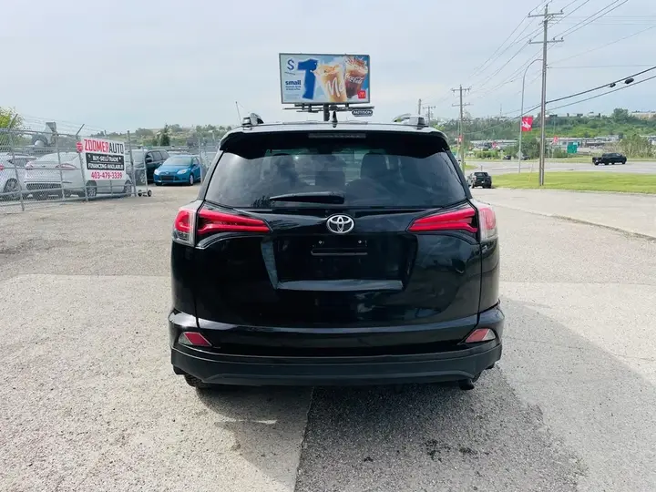 Toyota Rav4 2017 photo 5