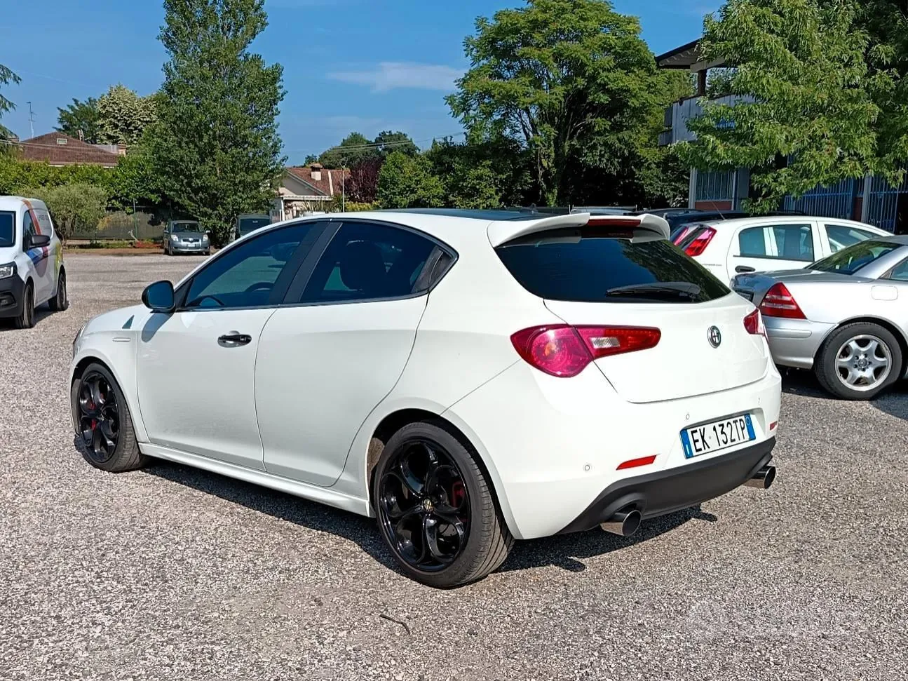 Alfa Romeo Giulietta 2011 photo 3