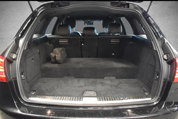 Mercedes-Benz C300 2020 photo 3
