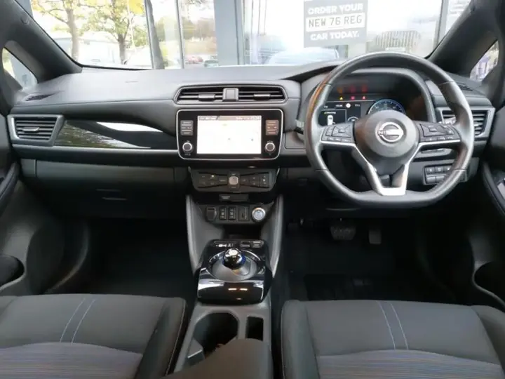 Nissan Leaf 2023 photo 3