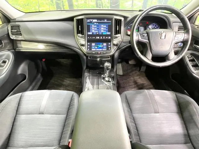 Toyota Crown 2013 photo 2