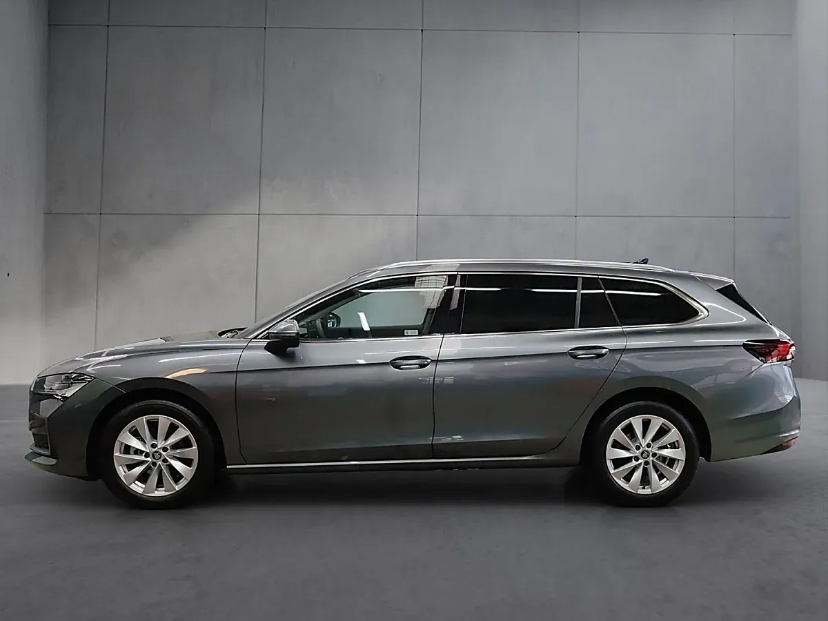 Skoda Superb 2025 photo 3