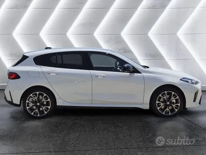 BMW 1 Series 2026 photo 5