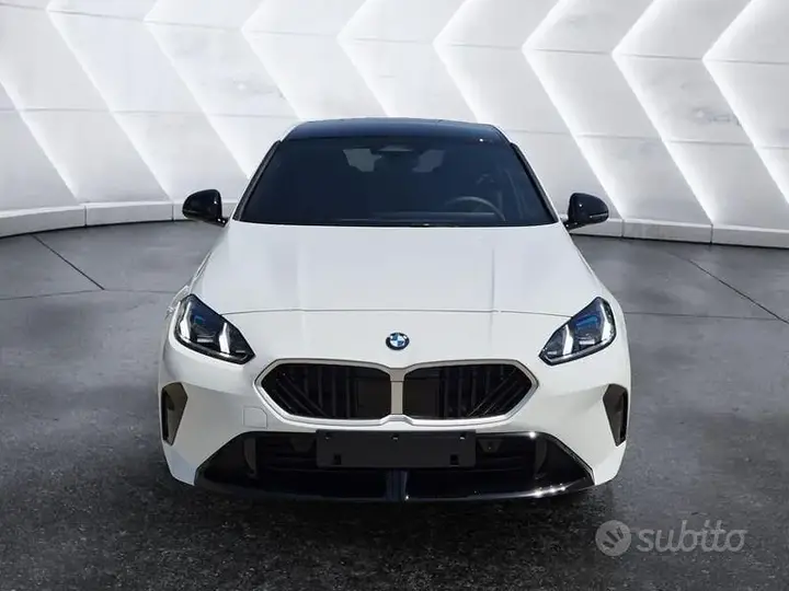 BMW 1 Series 2026 photo 2