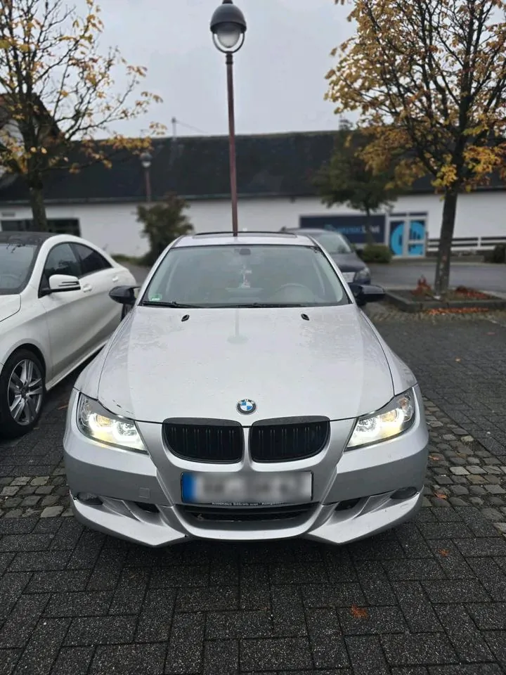 BMW 320I