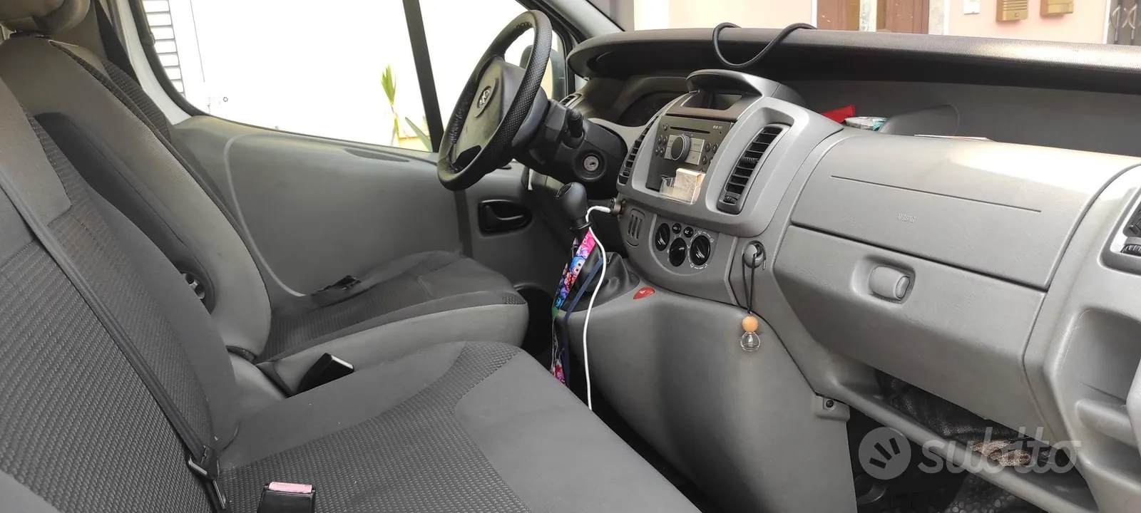 Opel Vivaro 2009 photo 3