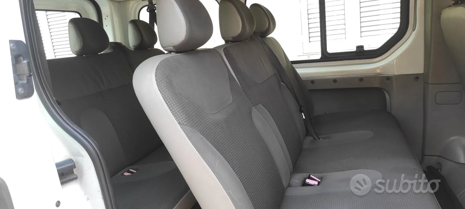 Opel Vivaro 2009 photo 4