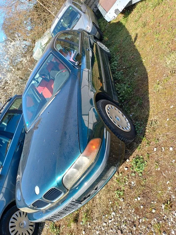 BMW 523I