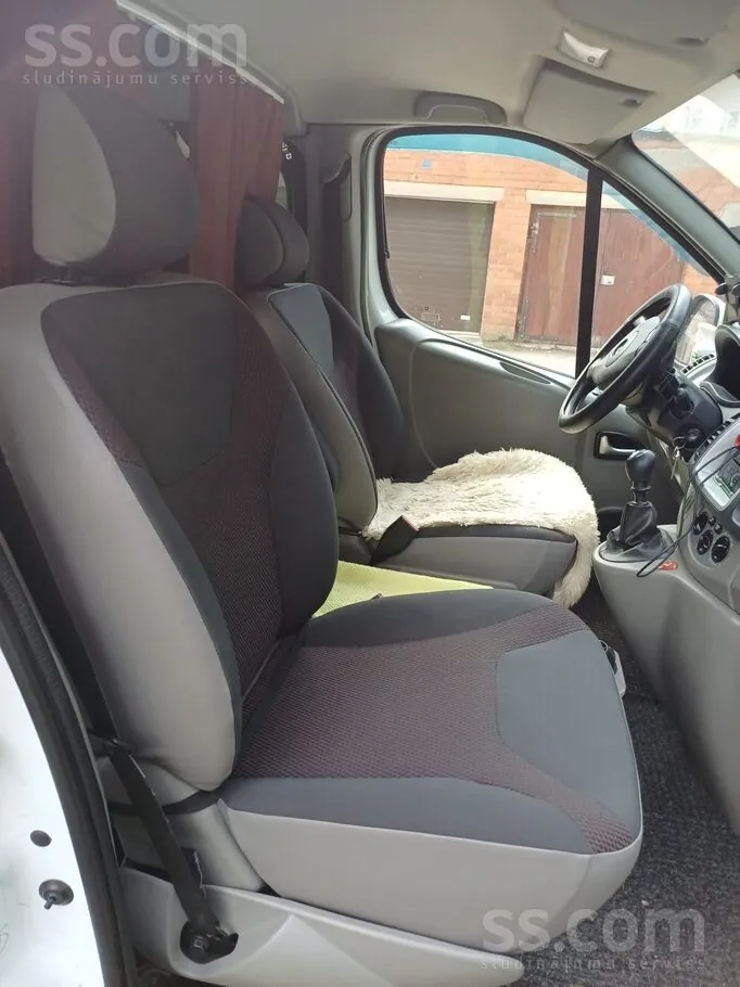 Opel Vivaro 2011 photo 5