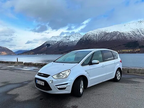 Ford S-Max 2014 photo 2