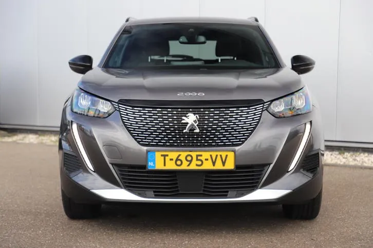 Peugeot 2008 2023 photo 2