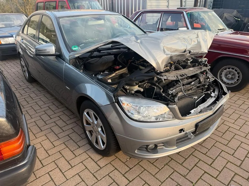 Mercedes-Benz C200 Cgi