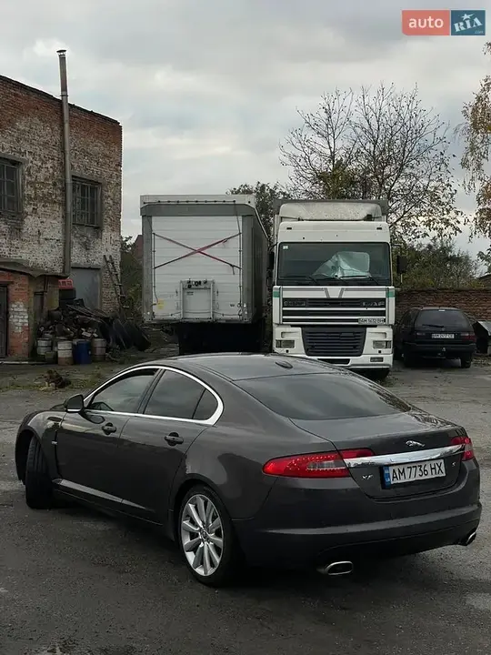 Jaguar Xf 2010 photo 5