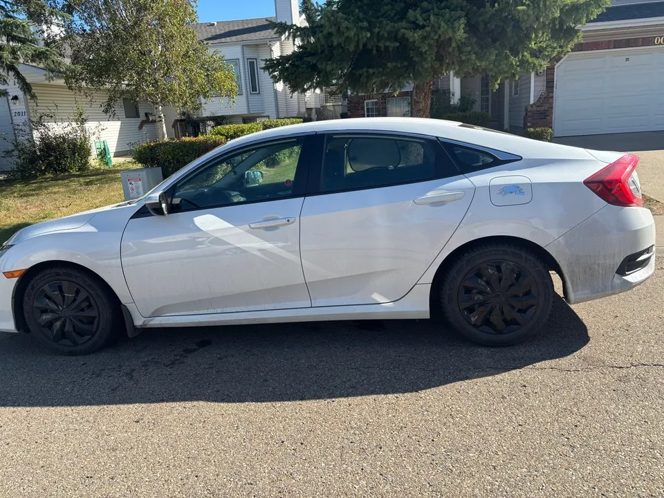 Honda Civic 2019 photo 2
