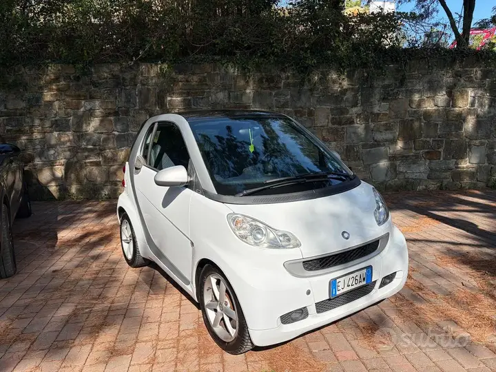 Smart Fortwo 2011 photo 3
