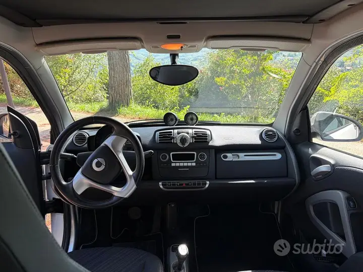 Smart Fortwo 2011 photo 5