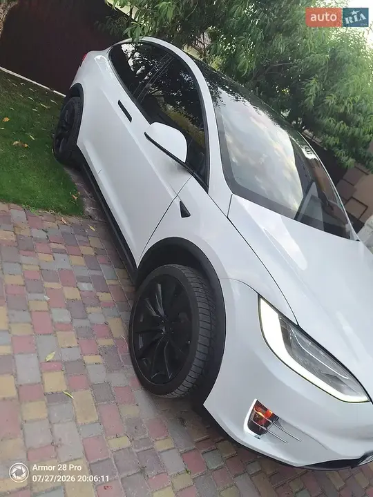 Tesla Model X 2020 photo 3