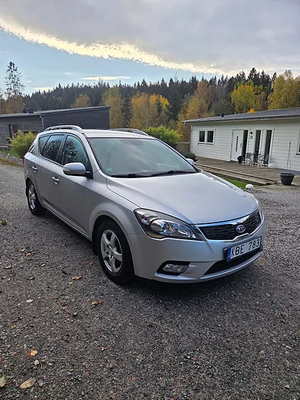 Kia Ceed 2010 photo 2