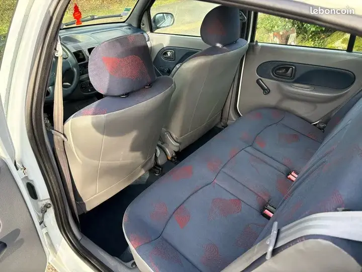 Renault Clio 2000 photo 5