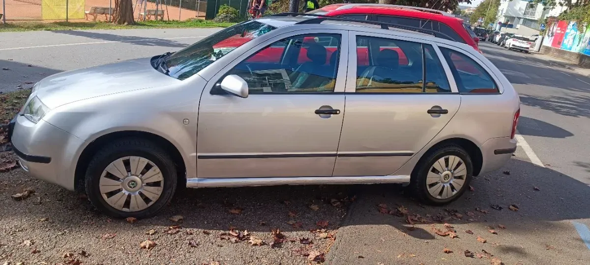 Skoda Fabia 2004 photo 3