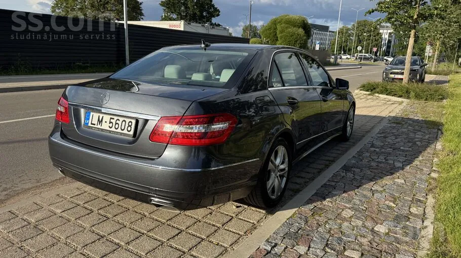 Mercedes-Benz E350 2012 photo 5