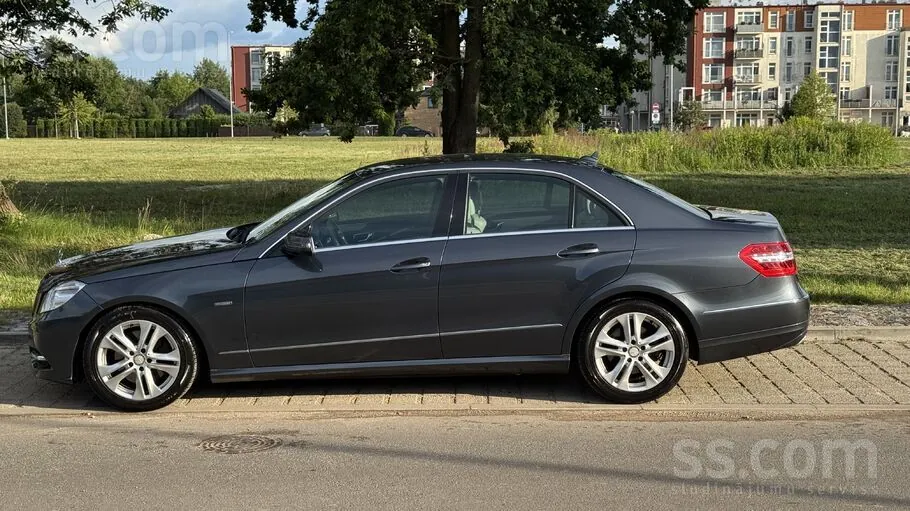 Mercedes-Benz E350 2012 photo 3