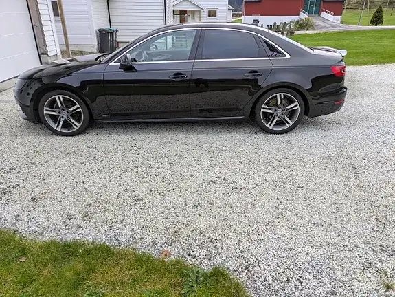 Audi A4 2016 photo 2