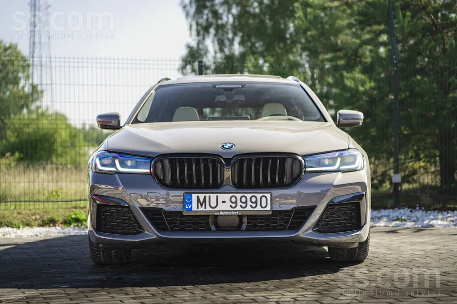 BMW 530E 2022 photo 2