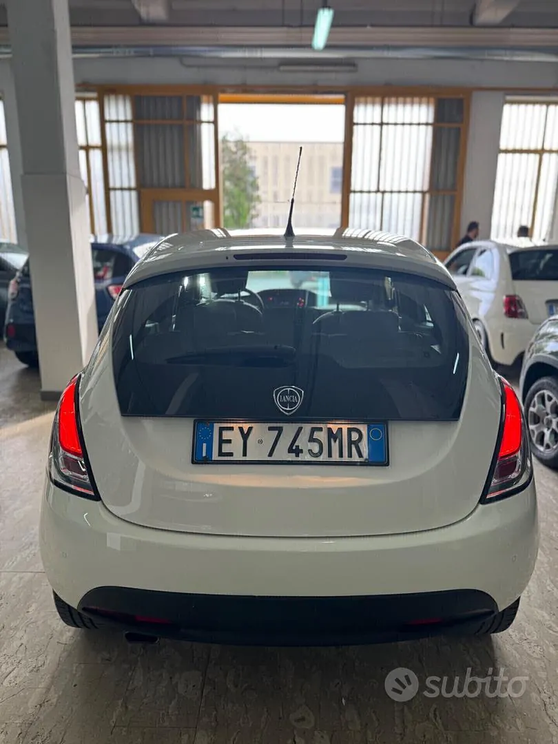 Lancia Ypsilon 2015 photo 5