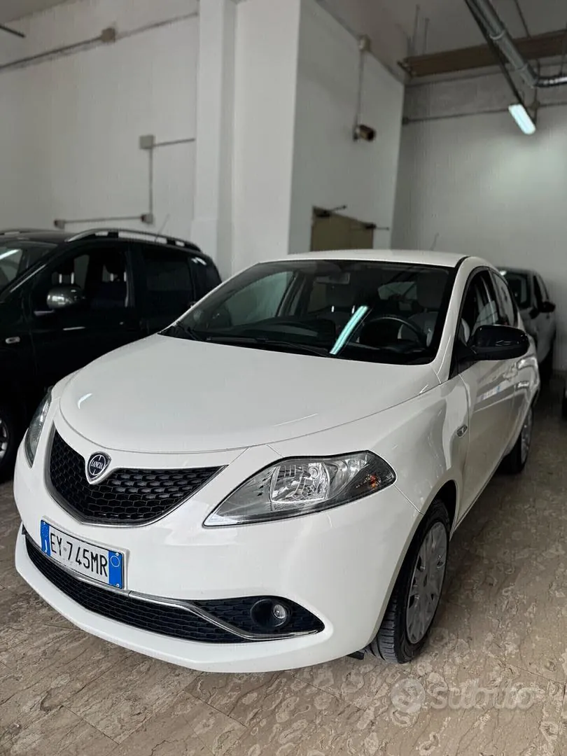 Lancia Ypsilon 2015 photo 3